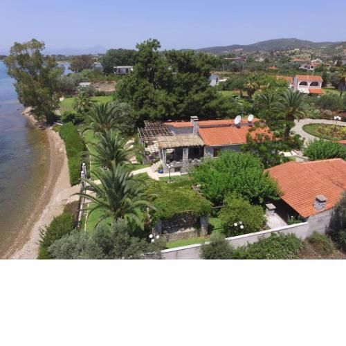 Seafront Luxury Villa w/5-en/suite BR & BBQ