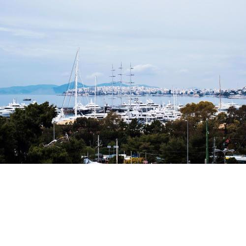 Seafront-Marina apartment