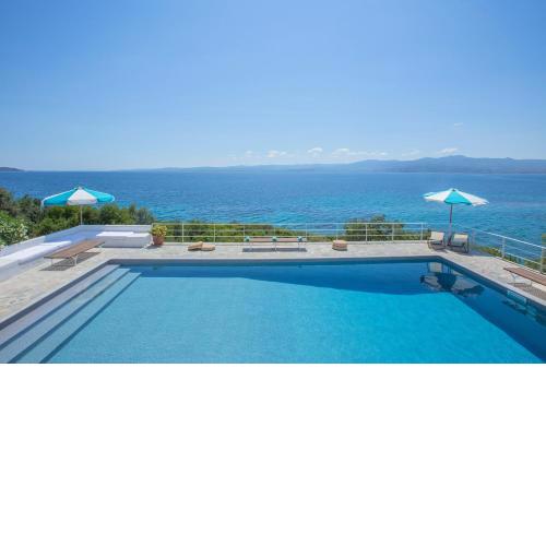 Seafront Paradise