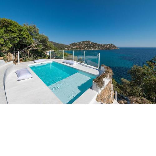 Seafront Villa with private pool