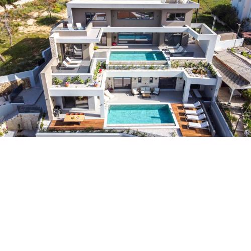 Seafront Villas I Luxury stay next to the sea