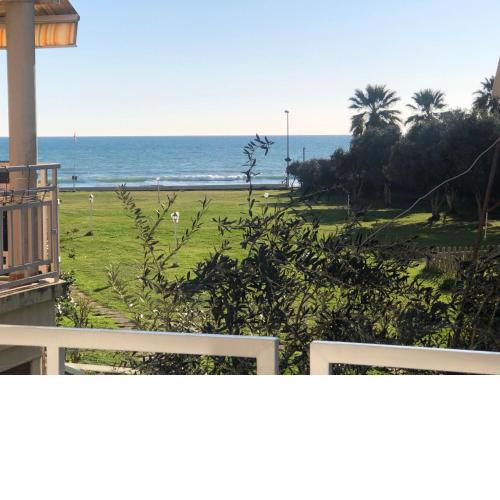 SEASİDE APARTMENT m and b house