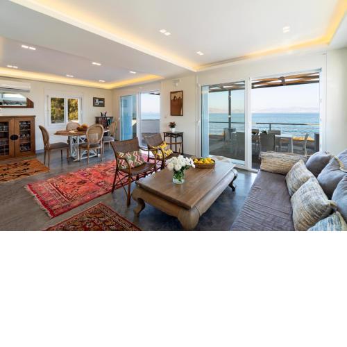 Seaside Private Beach Villa 3BR w 3,5 BA