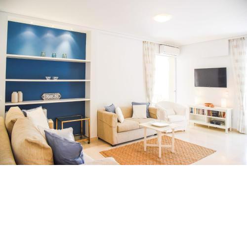 Seaview apartment in Athenian riviera