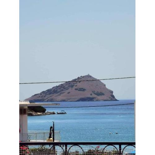 Seaview apartment in Porto Rafti