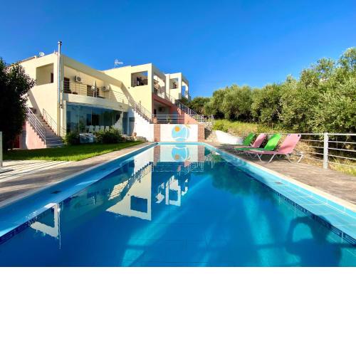 SeaView Apartment with shared pool, Almyrida