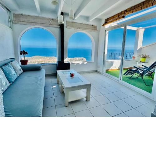 Seaview Escape in Cumbre del Sol