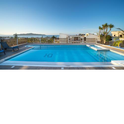 Seaview Garden Villa - Heated Pool & Sauna