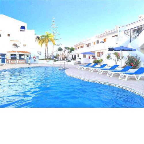 SEAVIEW PORT ROYAL, Los Cristianos, Heated Pool, WiFi