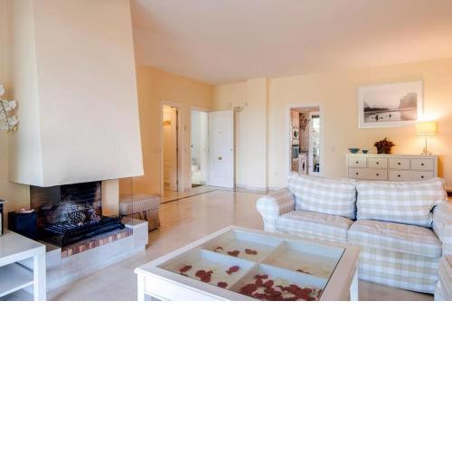 Seaview & private garden apartment Cabo Pino