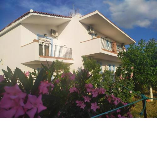Seaview Saravari Studios