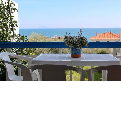 Seaview Studio Helen No 15