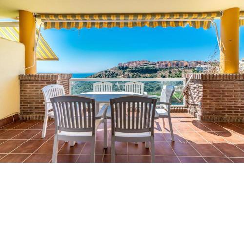 Seaview Sunny Altos De Calahonda pool - Happy Rentals