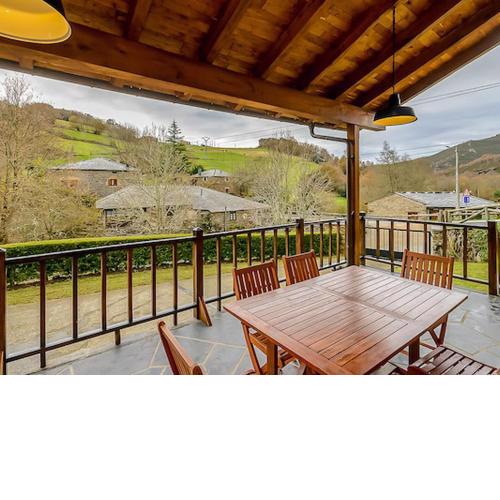 Secluded Cottage in Villanueva de Oscos with Private Garden