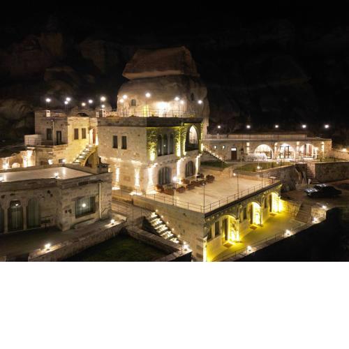 Secret Hill Cave Suites