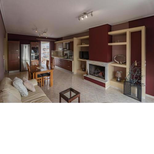 SEMIRAMIS Marina Apartment with Fireplace