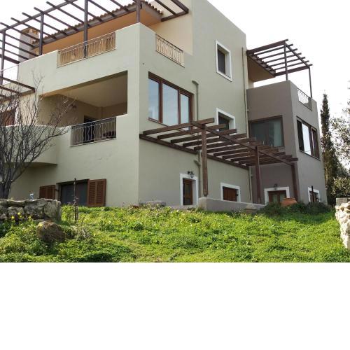 Serapis Country House on the hill above Heraklion Off grid