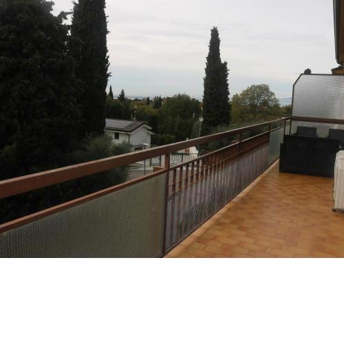 Serene Holiday Home in Lazise with Swimming Pool
