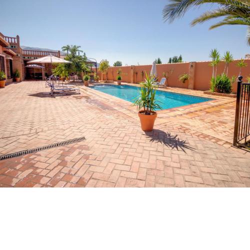 Serene Holiday Home in Padul with Swimming Pool