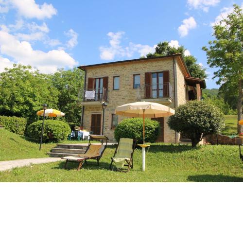 Serene Mansion in Apecchio with Swimming Pool