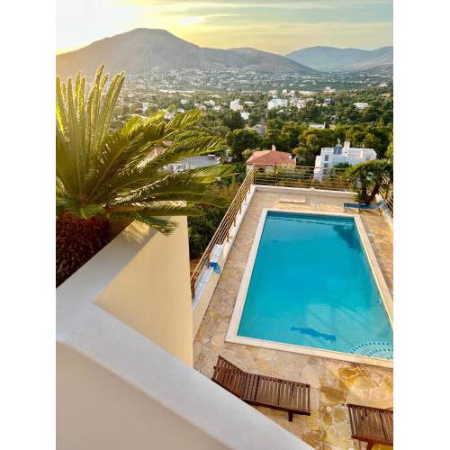 Serenity Holiday Home with self contained apartment and private pool