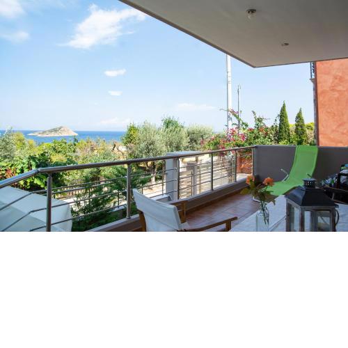 Serenity villa-1st floor-Sea view-Sandy beach 250m away.