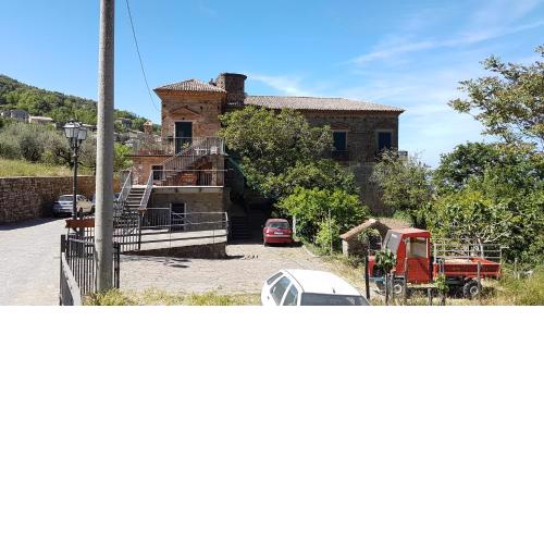 Serramezzana: bilocale in antico palazzo nobiliare a breve distanza dal mare di acciaroli(5 vele 2017),agnone,castellabate(bandiere blu)