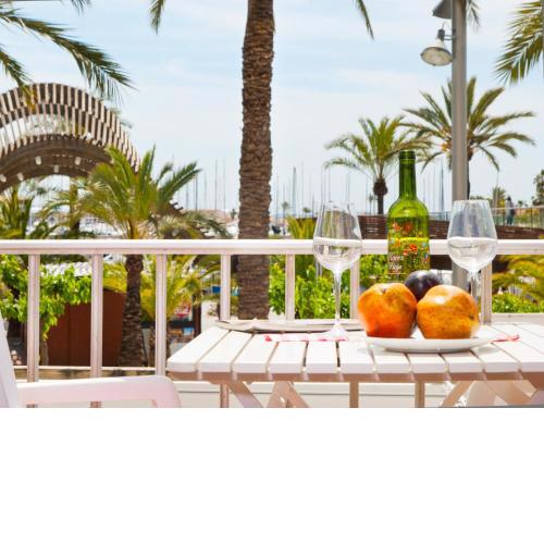 Ses Sirenes, Pins-Tugores apartment with sea views
