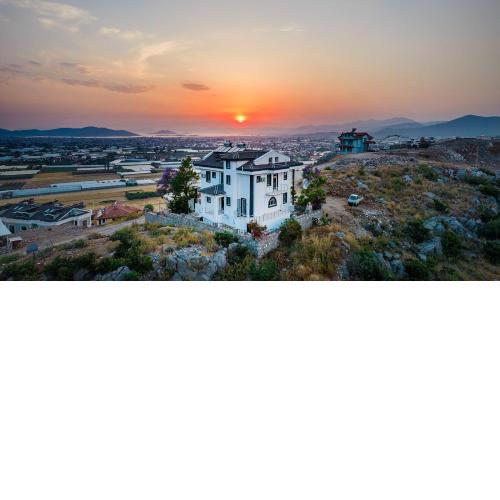 Sessiz,Sakin, huzurlu jakuzi ve saunalı deniz,doğa manzaralı müstakil villa