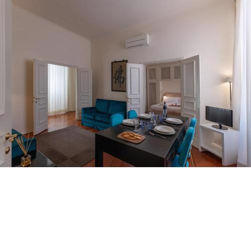 Seta spacious apartment next to the Duomo