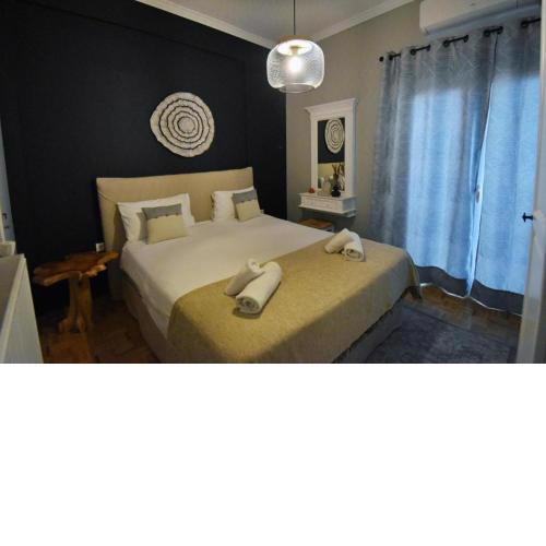 Seven Seconds Away Apartment
