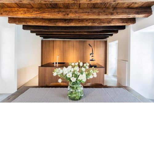 Shades of Como with Private Terrace by Rent All Como