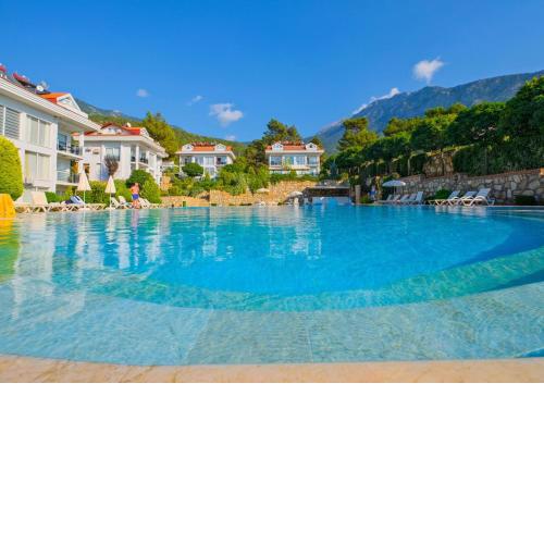 Shared Pool Apartment for 4 People in Fethiye, Ovacık - Awz224