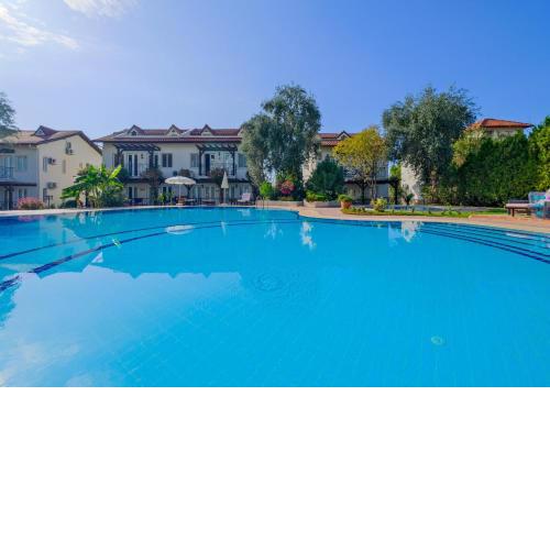 Shared Pool Apartment for 6 People in Fethiye, Ölüdeniz - Awz226