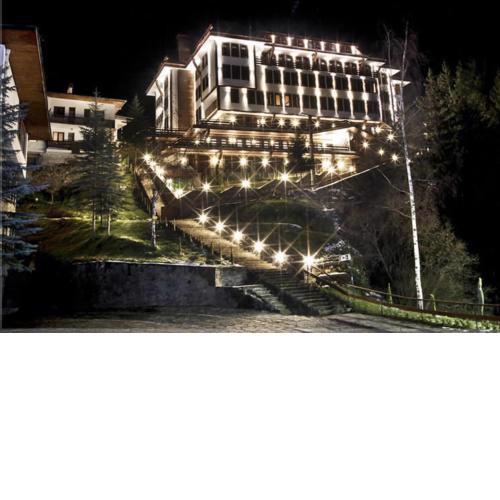 Shiroka Laka Hotel
