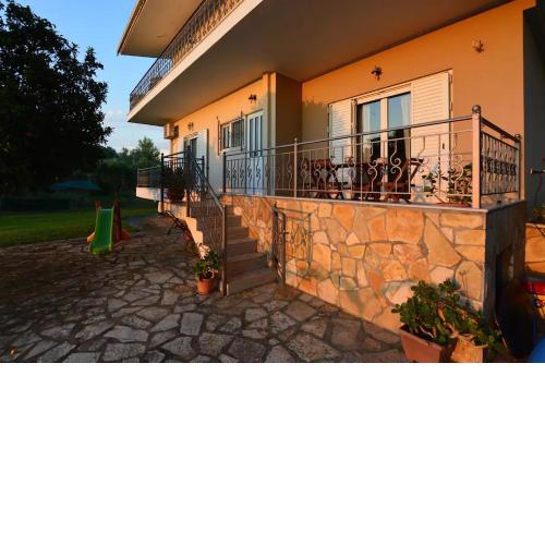 Siamos Villa