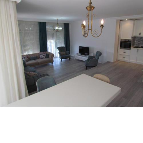 Side 3 Bedroom Apartment Alure