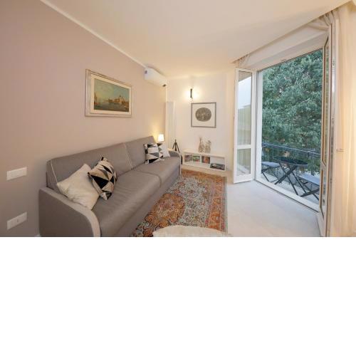 Siena UpTown - Sabrina's Charming Apartment