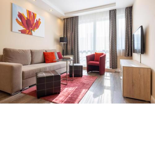 Silver Crown Hotel & Residence, Palace Quarter