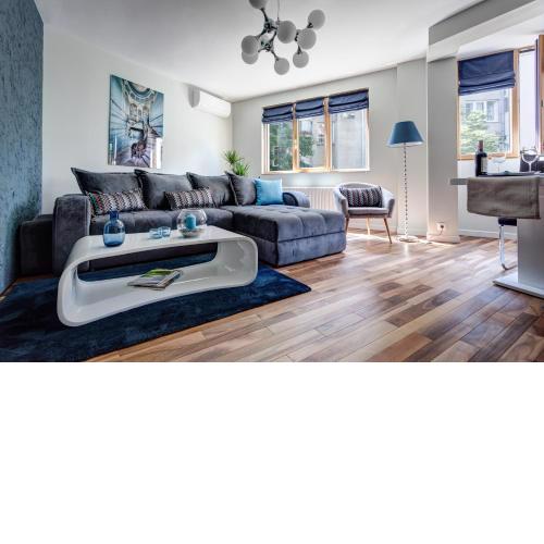 Silver & Gold Apartment