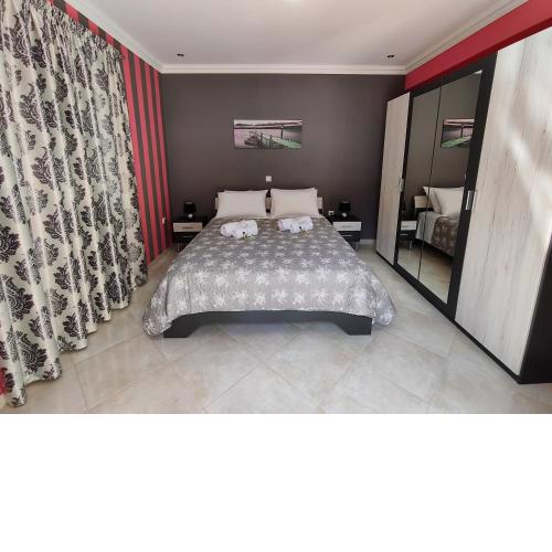 Silver Pearl Apartment