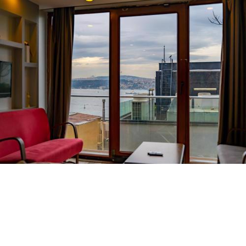 Simey Bosphorus Menekshe