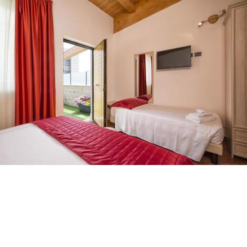 Simon Hotel