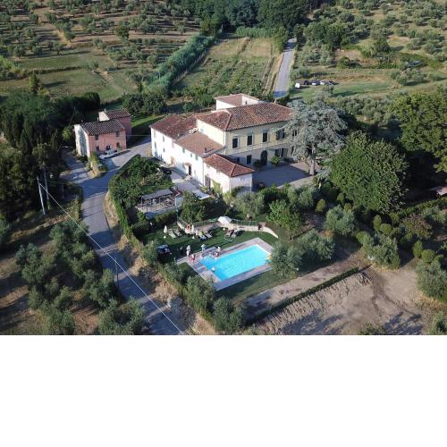 Simplistic Holiday Home in Pistoia with Terrace & Garden