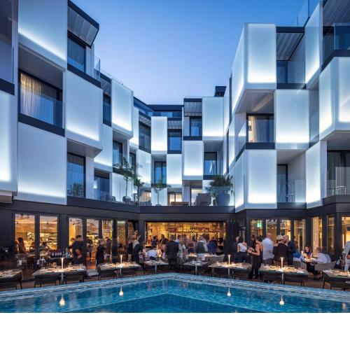Sir Joan Hotel