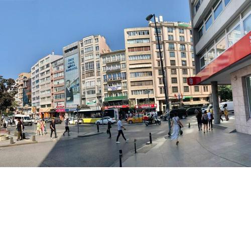 Sisli Abidei Street 2 Room With Lift Cozy Flat