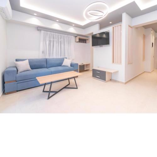 SithoniaRS Luxury Ground Floor Apartment With Private Garden