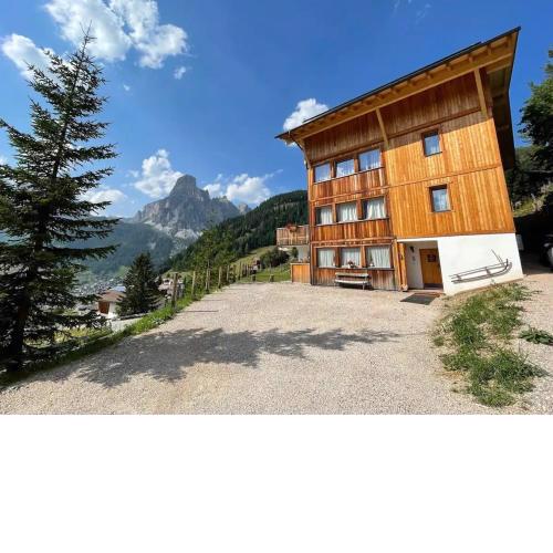 Ski-In & Ski-Out Apartment with the perfect View