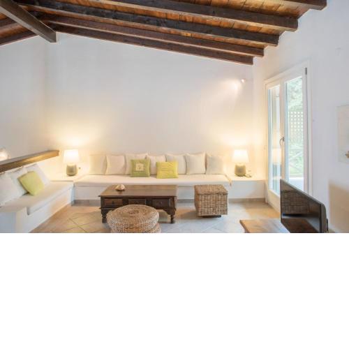 Skiathos Luxury Villa 2 Bedroom Villa Dyo Vromolimnos