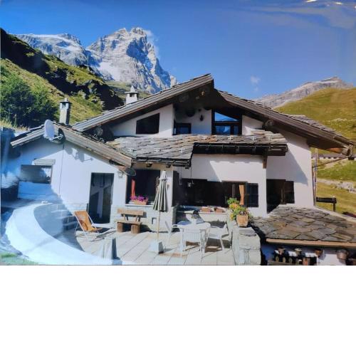 Skichaletcervinia Ski in Ski out 8p op piste nr. 5 uitzicht Matterhorn